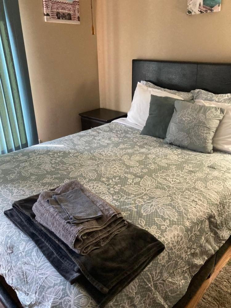 Irises House - Private Room In Home 키시미 외부 사진